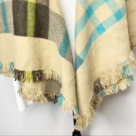 Tartan Plaid Knit Buckle Closure Frayed Edge Blanket Scarf Cape Shawl Wrap OS - Picture 6 of 13